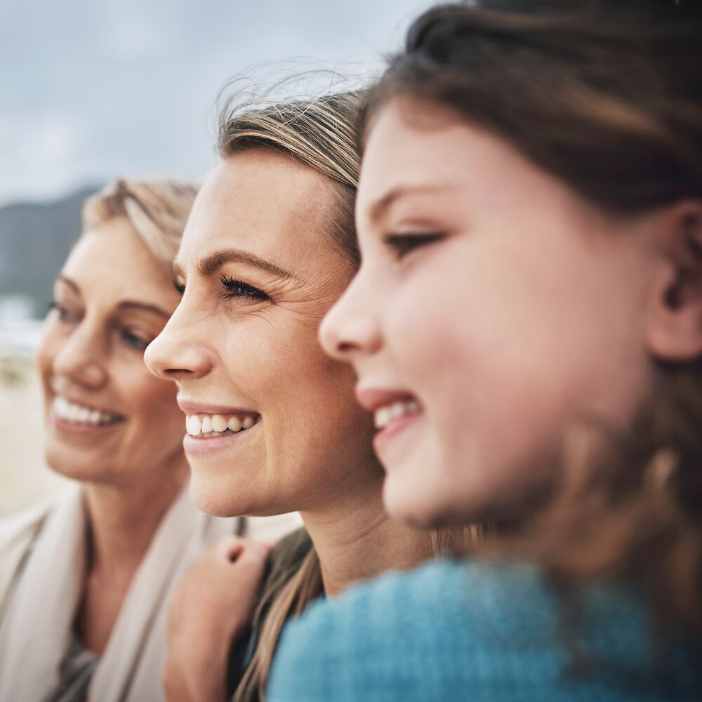 3 Generationen. Großmutter, Mutter und Tochter